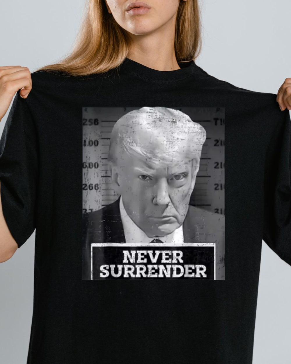 Donald Trump T-shirt - Never Surrender T-Shirt B&W